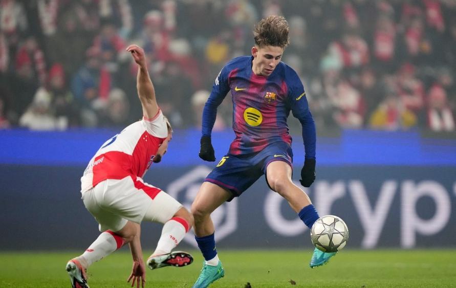 九游体育app下载-费尔明双响比肩传奇，莱万功过相抵，巴萨4-2捷克豪门造最差纪录